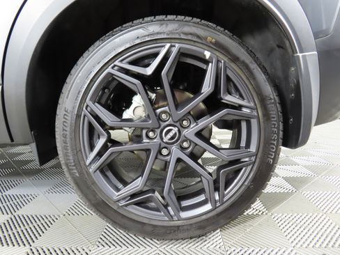 Certified 2025 Nissan Kicks SR image 43