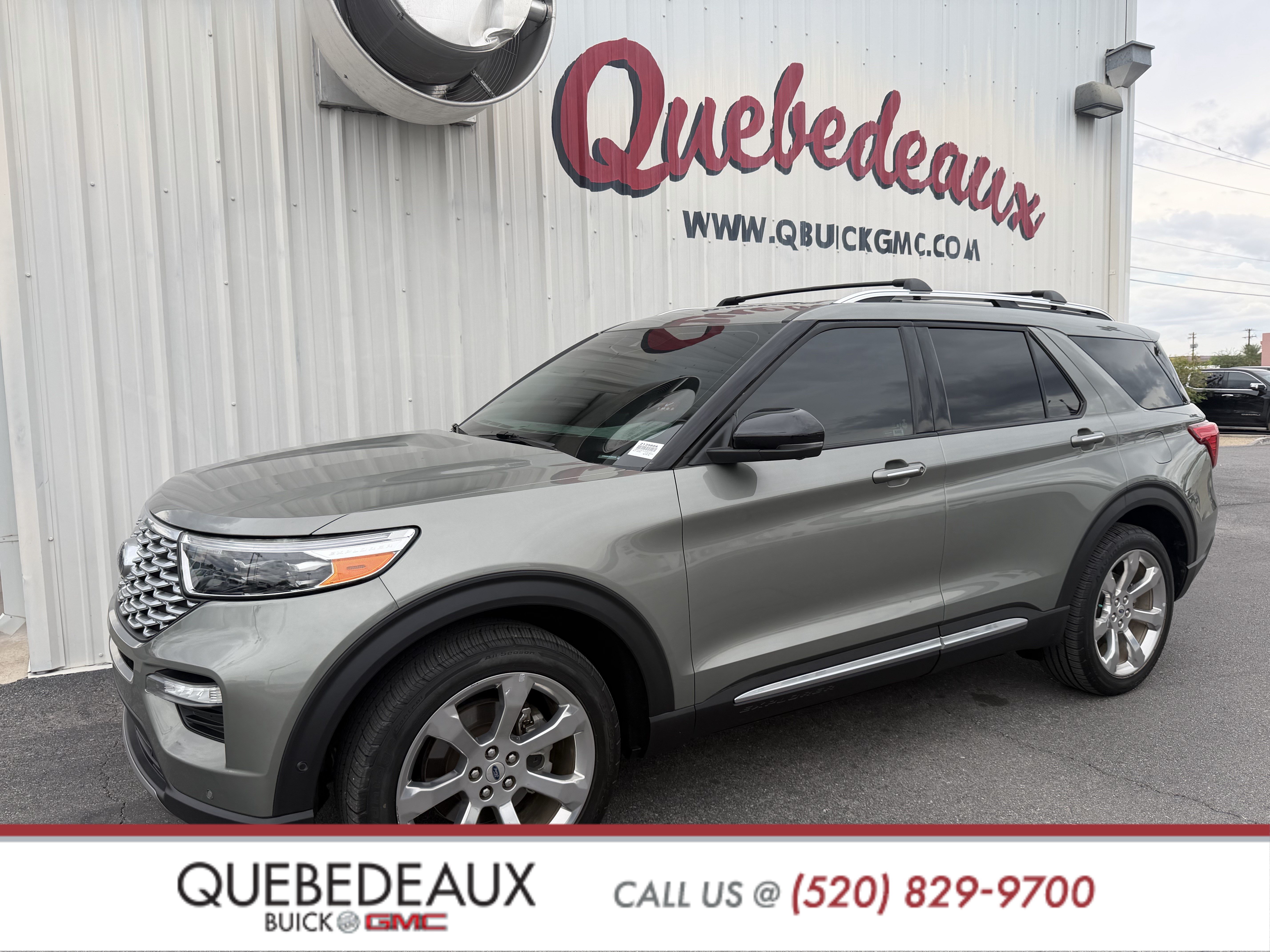 Used 2020 Ford Explorer Platinum w/ Premium Technology Package AWD/4WD image 2