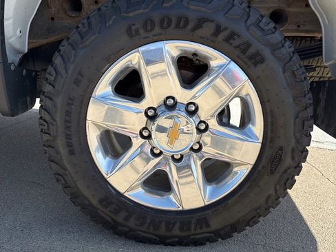 Used 2022 Chevrolet Silverado 2500 LTZ w/ LTZ Plus Package AWD/4WD image 34
