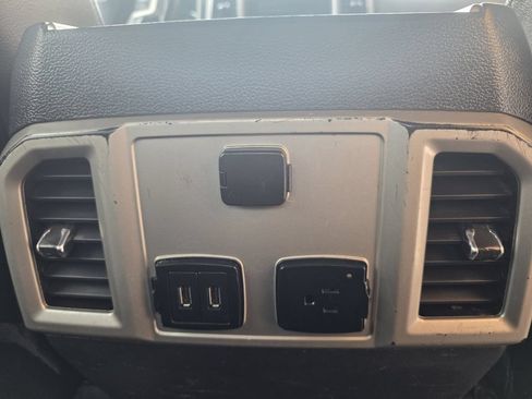 Used 2017 Ford F150 Lariat w/ Equipment Group 501A Mid AWD/4WD image 19