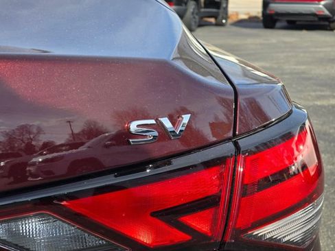 Used 2022 Nissan Sentra SV w/ SV Premium Package image 12