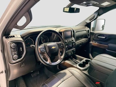 Used 2023 Chevrolet Silverado 2500 High Country image 9