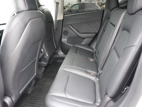 Used 2022 Tesla Model Y Performance image 13