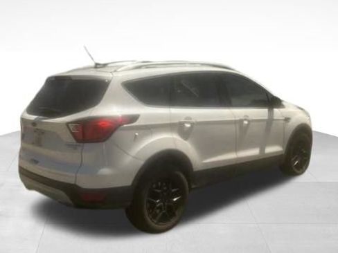 Certified 2019 Ford Escape Titanium AWD/4WD image 8