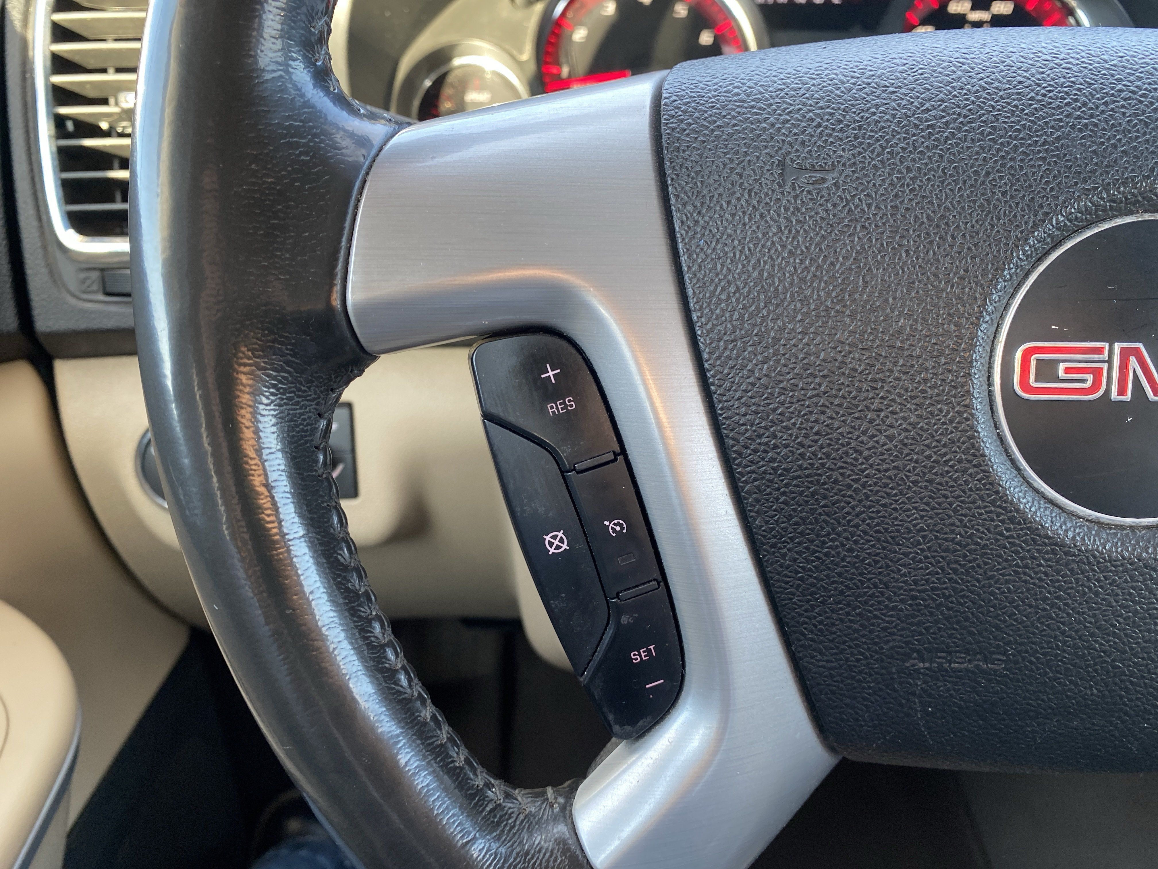 Used 2012 GMC Acadia SLT AWD/4WD image 17