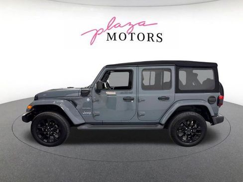 Used 2024 Jeep Wrangler Unlimited Sahara w/ Technology Group AWD/4WD image 7