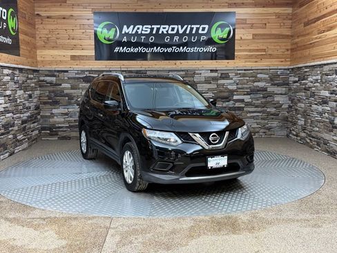 Used 2016 Nissan Rogue SV w/ SV Premium Package image 2