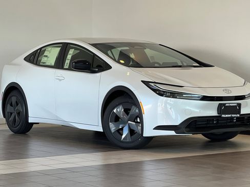 Certified 2026 Toyota Prius LE image 2