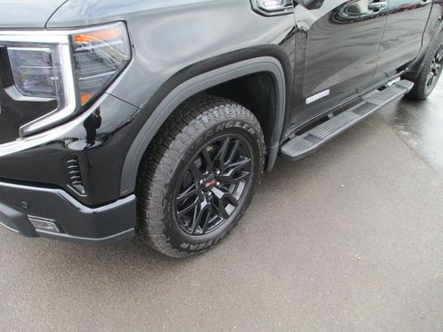 Used 2025 GMC Sierra 1500 Elevation w/ Elevation Premium Package image 12