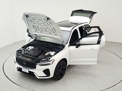 New 2026 Volvo XC60 T8 Ultra w/ Climate Package AWD/4WD image 37