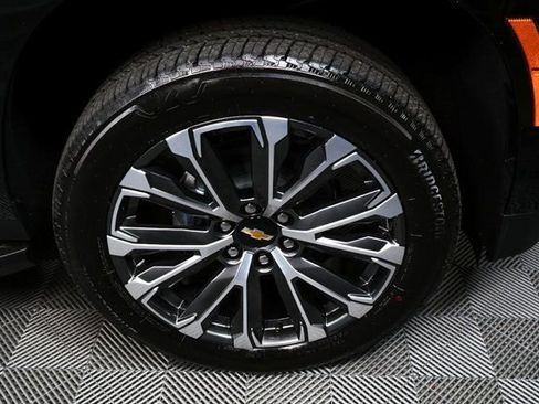 New 2026 Chevrolet Suburban High Country w/ Sun And Tow Package image 35