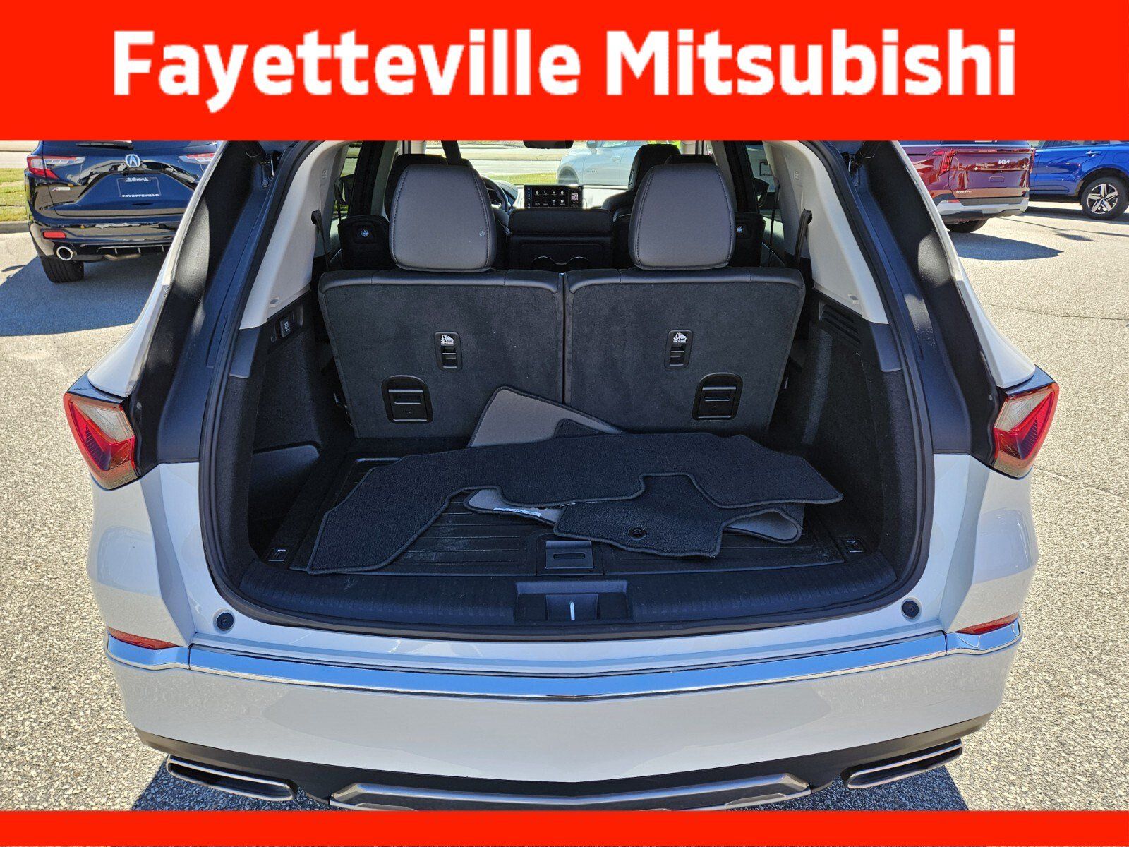 Used 2025 Acura MDX FWD image 18