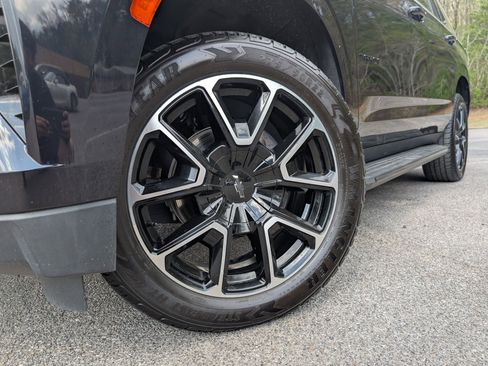 Used 2022 Chevrolet Tahoe RST w/ Luxury Package RWD image 36