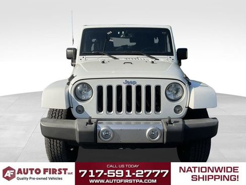 Used 2018 Jeep Wrangler Unlimited Sahara AWD/4WD image 2