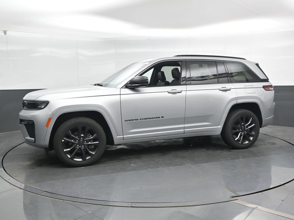 Used 2026 Jeep Grand Cherokee Limited AWD/4WD image 8