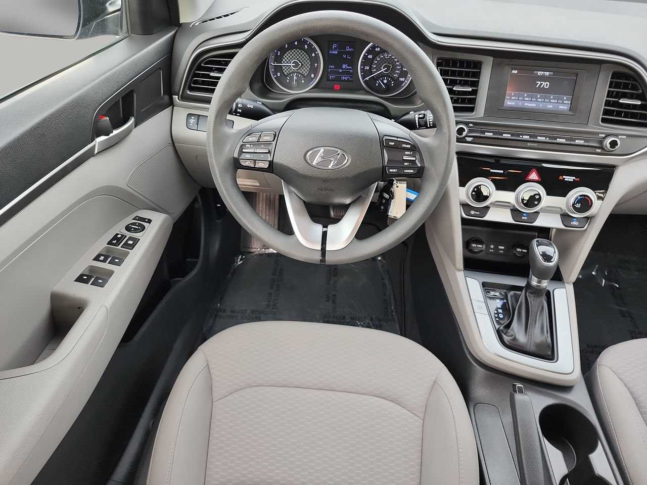 Used 2019 Hyundai Elantra SE FWD image 13