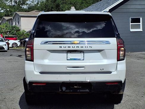Used 2022 Chevrolet Suburban LT w/ Luxury Package AWD/4WD image 6
