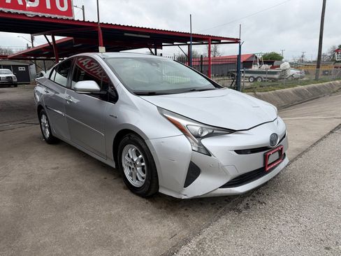 Used 2018 Toyota Prius Two w/ Prius Two Safety Plus Package image 18