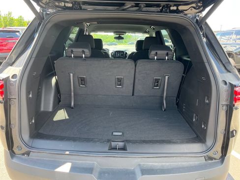 Used 2023 Chevrolet Traverse LT AWD/4WD image 22