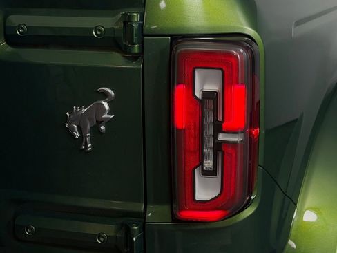 Used 2025 Ford Bronco Outer Banks AWD/4WD image 15