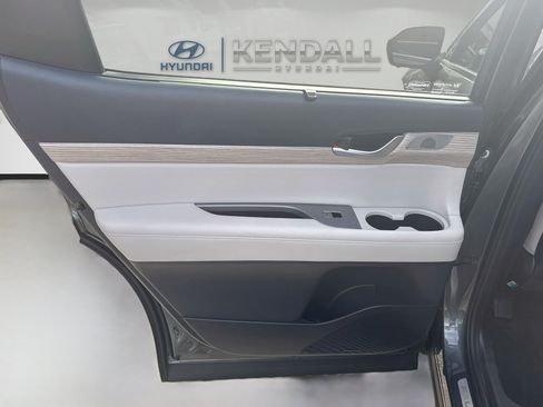 Used 2022 Hyundai Palisade Limited FWD image 20