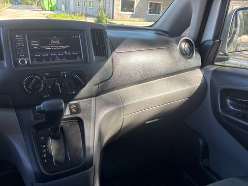 Used 2020 Nissan NV200 SV image 14