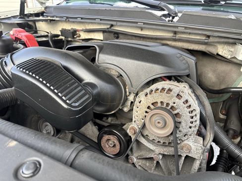 Used 2008 Cadillac Escalade Base AWD 4dr SUV image 32