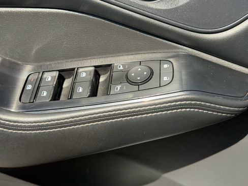 Used 2024 Nissan Rogue SV AWD/4WD image 12