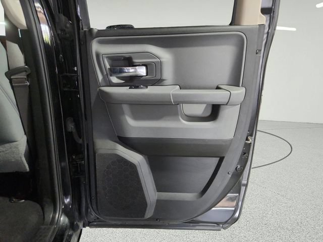 Used 2019 RAM 1500 Classic SLT w/ SLT Plus D←cor Group AWD/4WD image 17