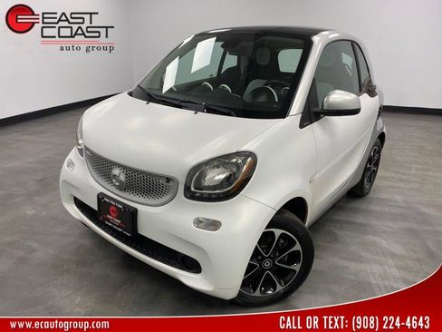 Used 2016 smart fortwo passion image 1