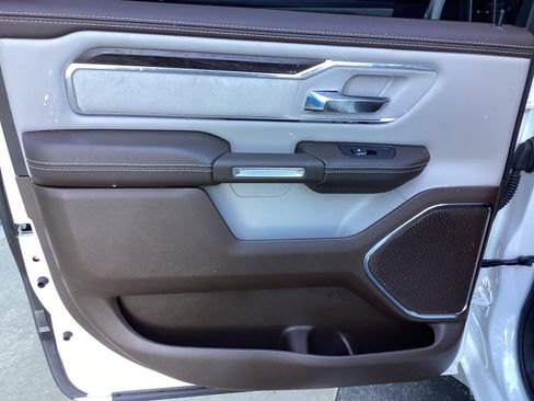 Used 2025 RAM 1500 Laramie image 31