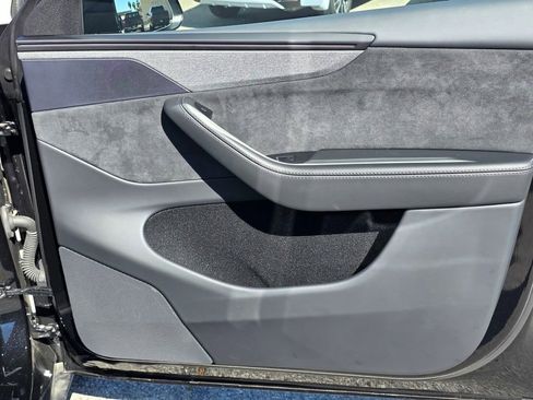 Used 2026 Tesla Model Y 2WD image 23