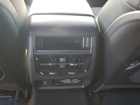 New 2025 Jeep Grand Cherokee Altitude image 12