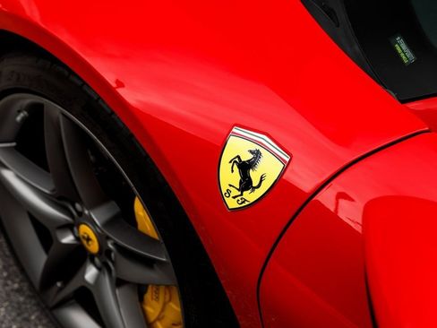 Used 2023 Ferrari SF90 Spider image 15