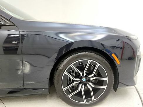 Used 2025 BMW i7 xDrive60 AWD/4WD image 21