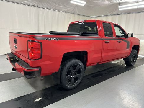 Used 2018 Chevrolet Silverado 1500 Custom w/ Custom Value Package image 2