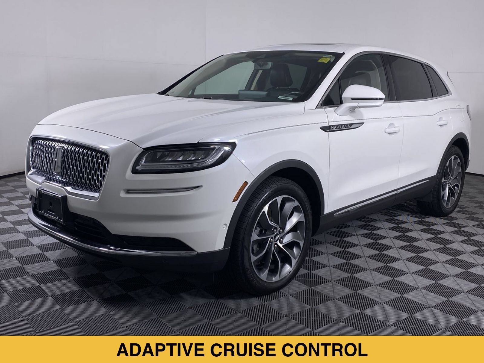 Used 2023 Lincoln Nautilus Reserve w/ Equipment Group 201A AWD/4WD image 19