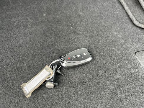 Used 2025 Chevrolet Blazer LT FWD image 21
