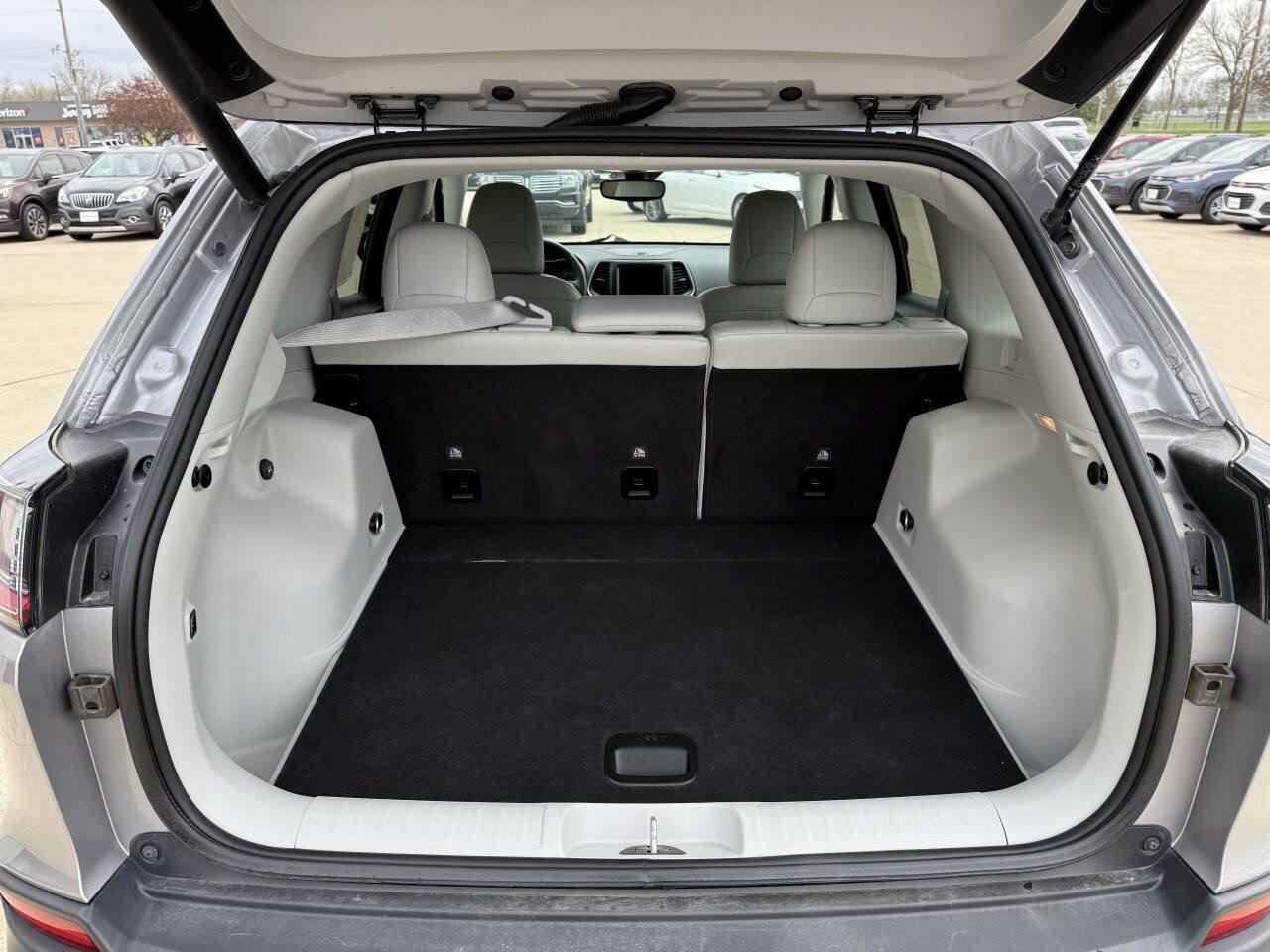 Used 2022 Jeep Cherokee Latitude Lux AWD/4WD image 13