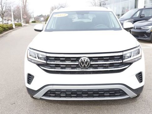 Used 2023 Volkswagen Atlas SE w/ Black Wheel Package image 9
