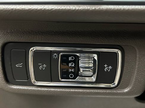 Used 2020 Lincoln Corsair FWD w/ Premium Package image 13