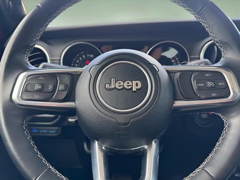 Used 2022 Jeep Wrangler Unlimited Sahara AWD/4WD image 19