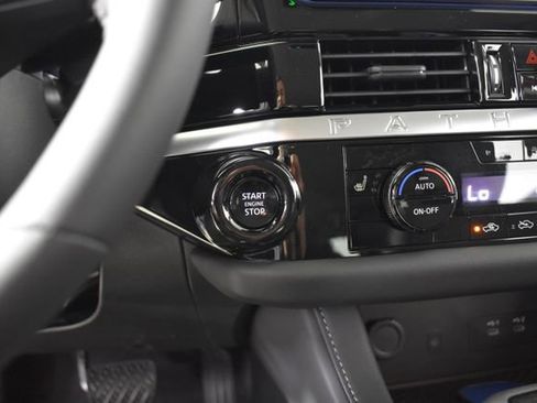 New 2026 Nissan Pathfinder SL AWD/4WD image 16