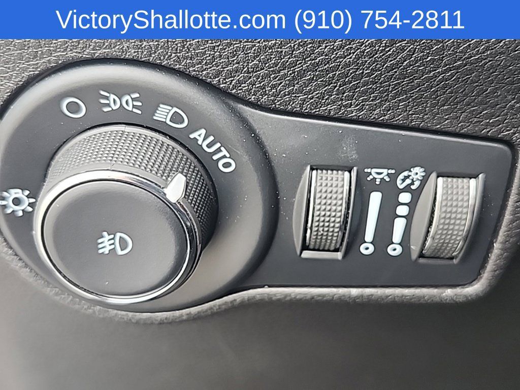 Used 2022 Jeep Compass Latitude w/ Sun and Sound Group AWD/4WD image 14