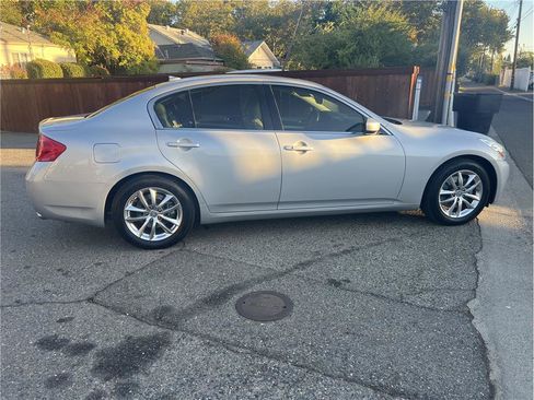 Used 2009 INFINITI G37 Journey w/ Premium Pkg image 8
