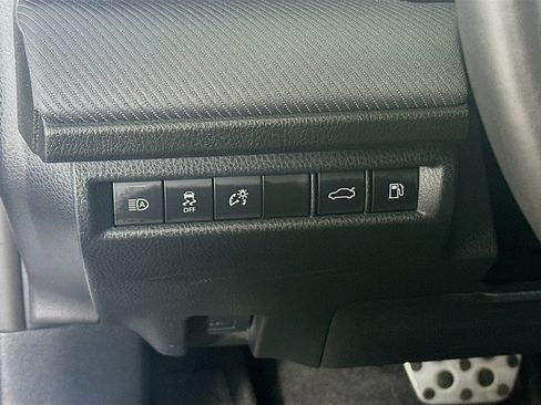 Used 2025 Toyota Camry SE FWD image 17