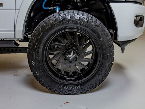 Used 2025 RAM 2500 Limited AWD/4WD image 12