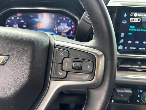 Used 2025 Chevrolet Silverado 3500 LTZ w/ LTZ Convenience Package AWD/4WD image 11