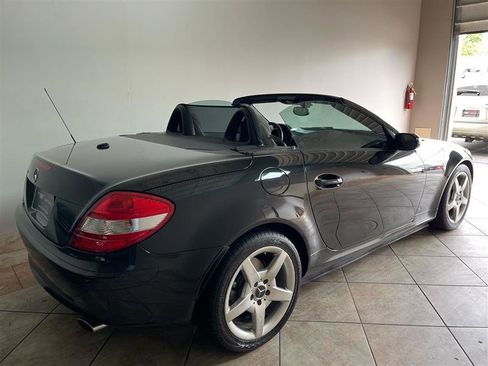 Used 2005 Mercedes-Benz SLK 350 image 7