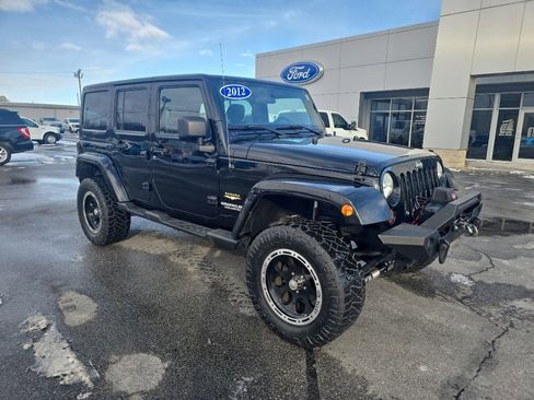 Used 2012 Jeep Wrangler Unlimited Sahara w/ Dual Top Group image 5
